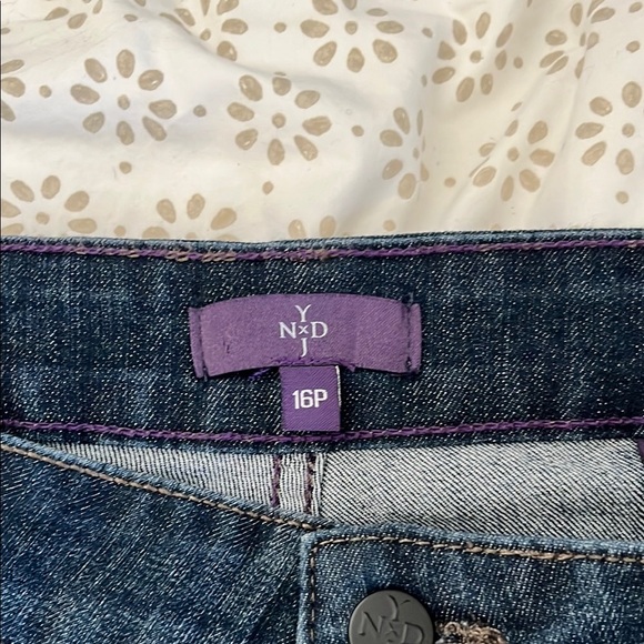 NYDJ Jeans Leggings Style Studded Pocket Details Size 16P NWOT - Picture 4 of 13